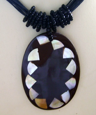 yellow mop shell necklace